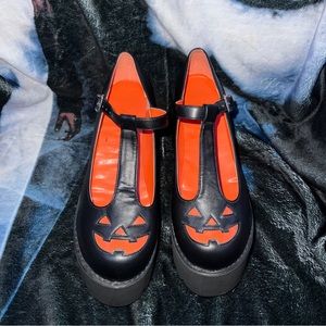 HOT TOPIC Size 8 Strap Mary Janes High Pumpkin